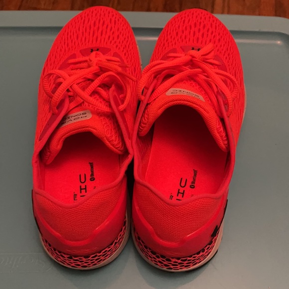 Under Armor Sonic - Picture 2 of 9